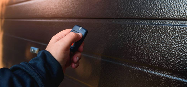automatic door opener with remote control in Dunedin